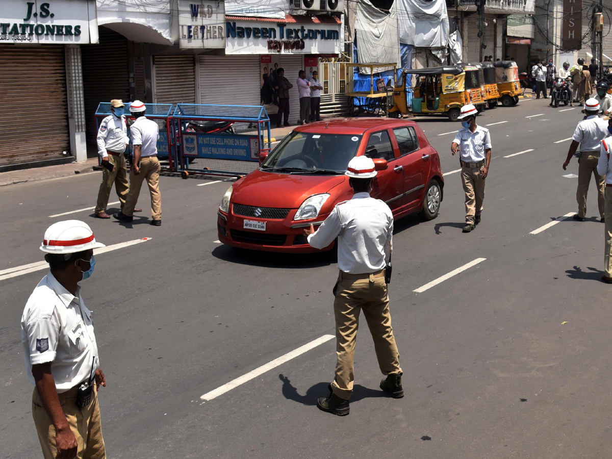 Strict Lockdown In Hyderabad - Sakshi11