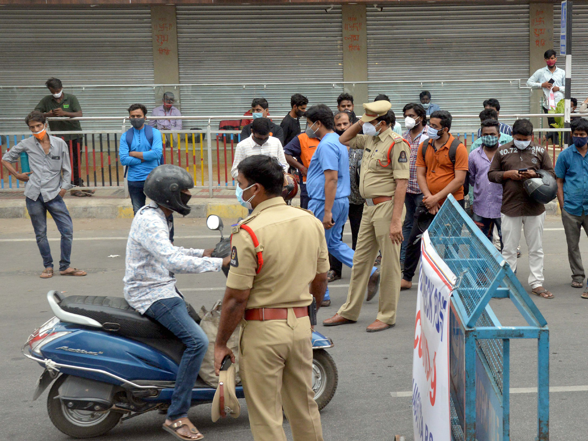 Telangana strict lockdown Photo Gallery - Sakshi10