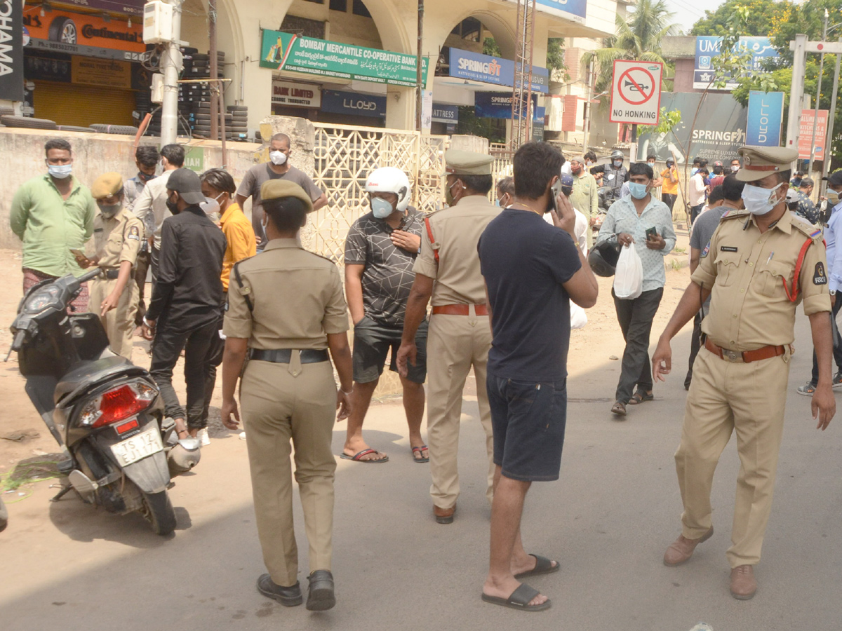 Telangana strict lockdown Photo Gallery - Sakshi13