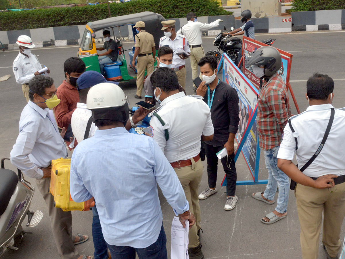 Telangana strict lockdown Photo Gallery - Sakshi14