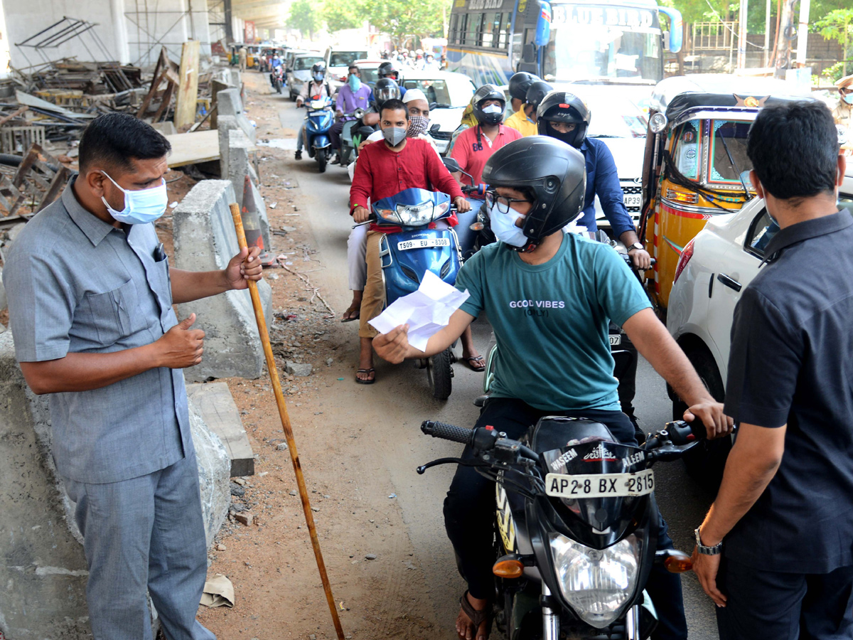 Telangana strict lockdown Photo Gallery - Sakshi21