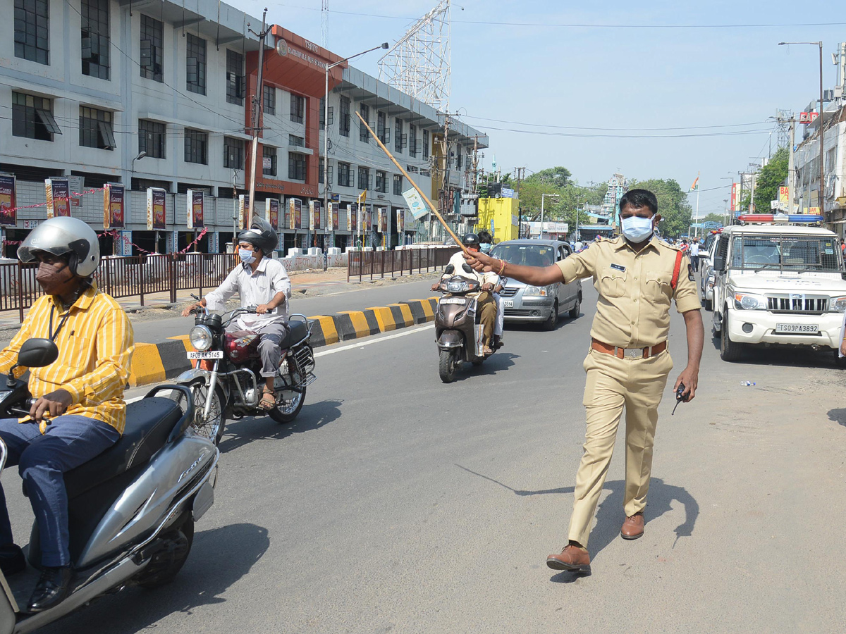 Telangana strict lockdown Photo Gallery - Sakshi5