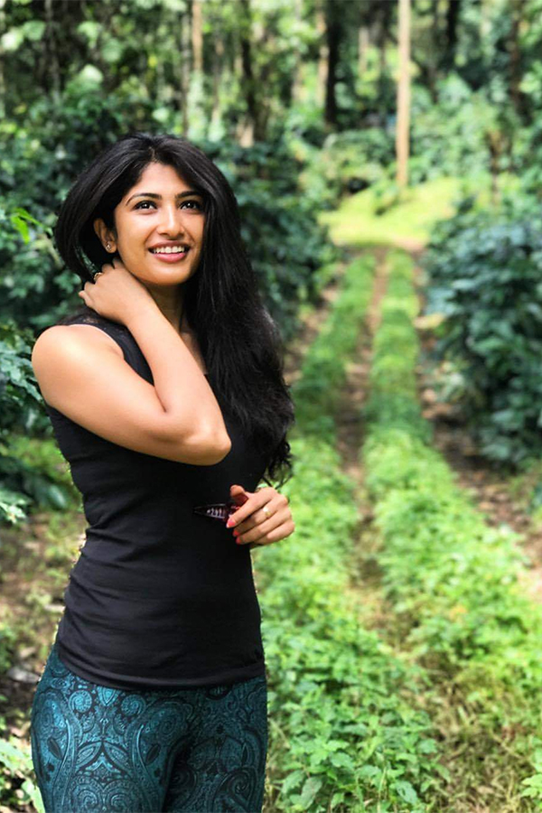 Actress Roshni Prakash Photoshoot Stills - Sakshi20