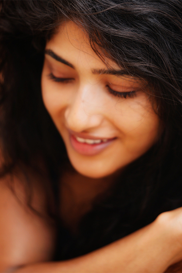 Actress Roshni Prakash Photoshoot Stills - Sakshi25