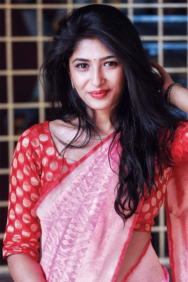 Actress Roshni Prakash Photoshoot Stills - Sakshi27
