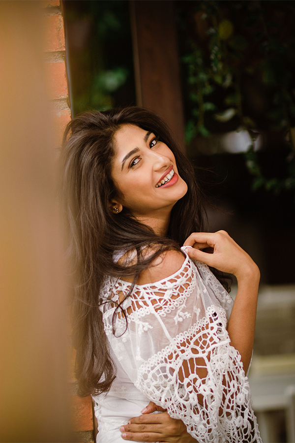 Actress Roshni Prakash Photoshoot Stills - Sakshi36
