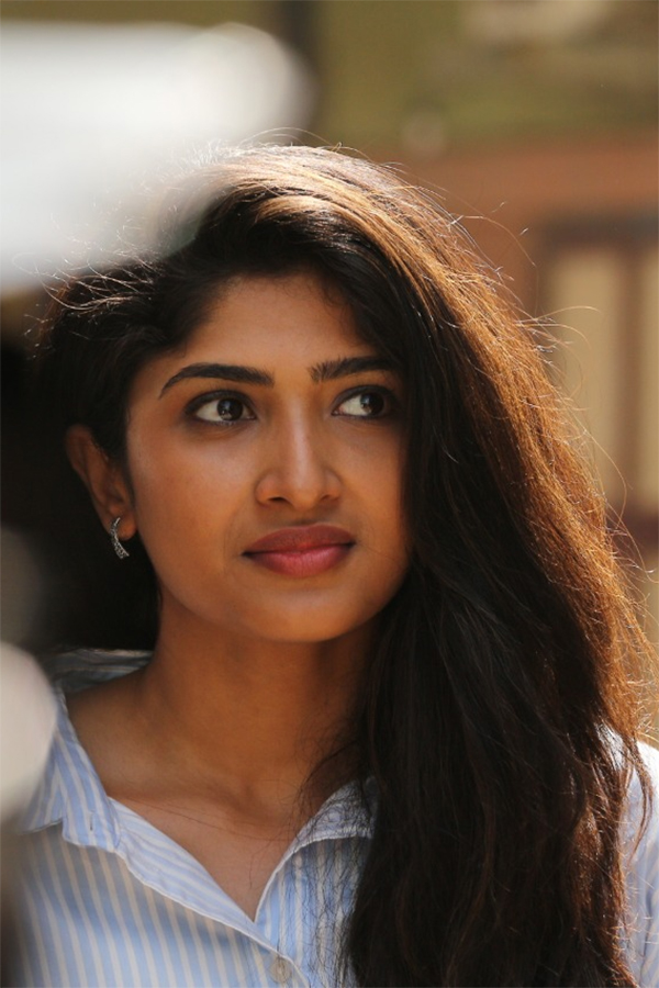 Actress Roshni Prakash Photoshoot Stills - Sakshi39