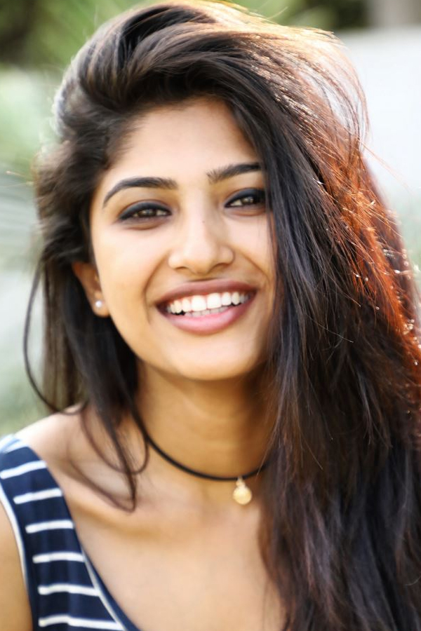 Actress Roshni Prakash Photoshoot Stills - Sakshi5