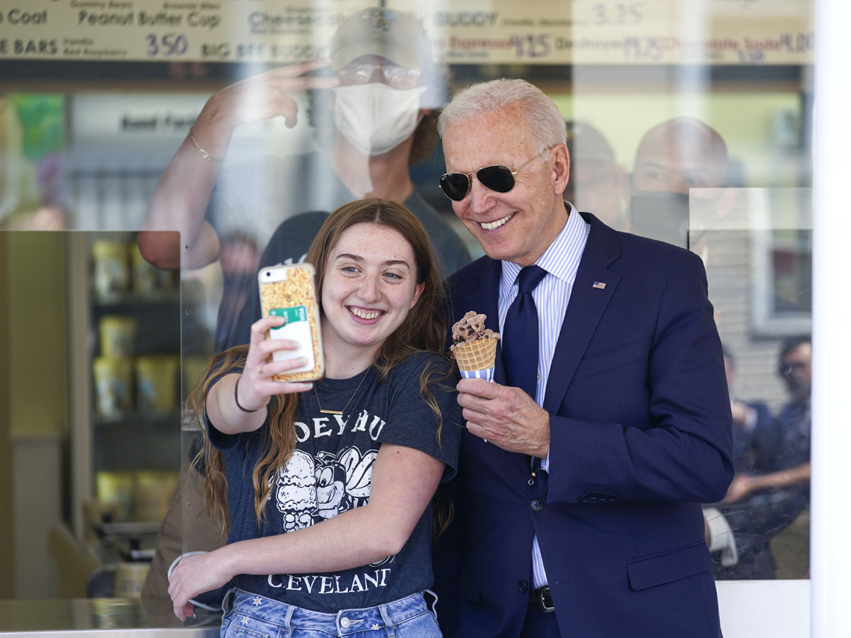 President Joe Biden Stops At Cleveland Ice Cream Shop Photo Gallery - Sakshi2