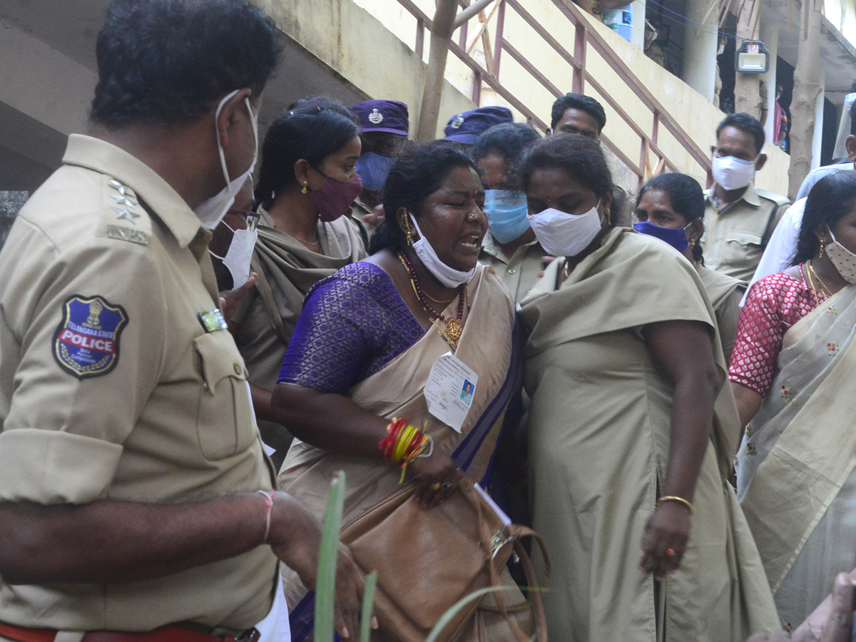 Telangana Municipal Elections 2021 Results Counting - Sakshi1