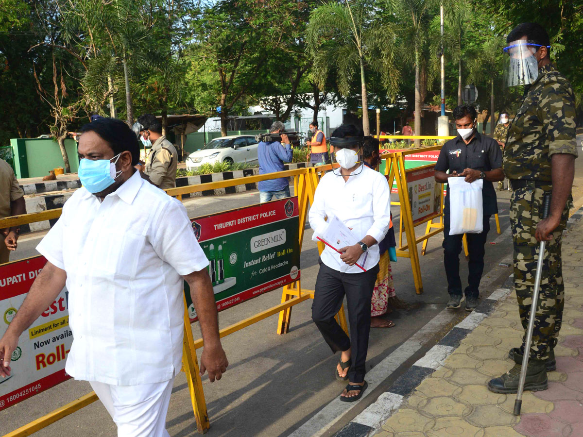 YSSRCP Solid Success In Tirupati Photo Gallery - Sakshi9