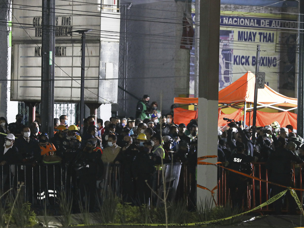 Metro Train Overpass Collapsed In Mexico City Photo Gallery - Sakshi27