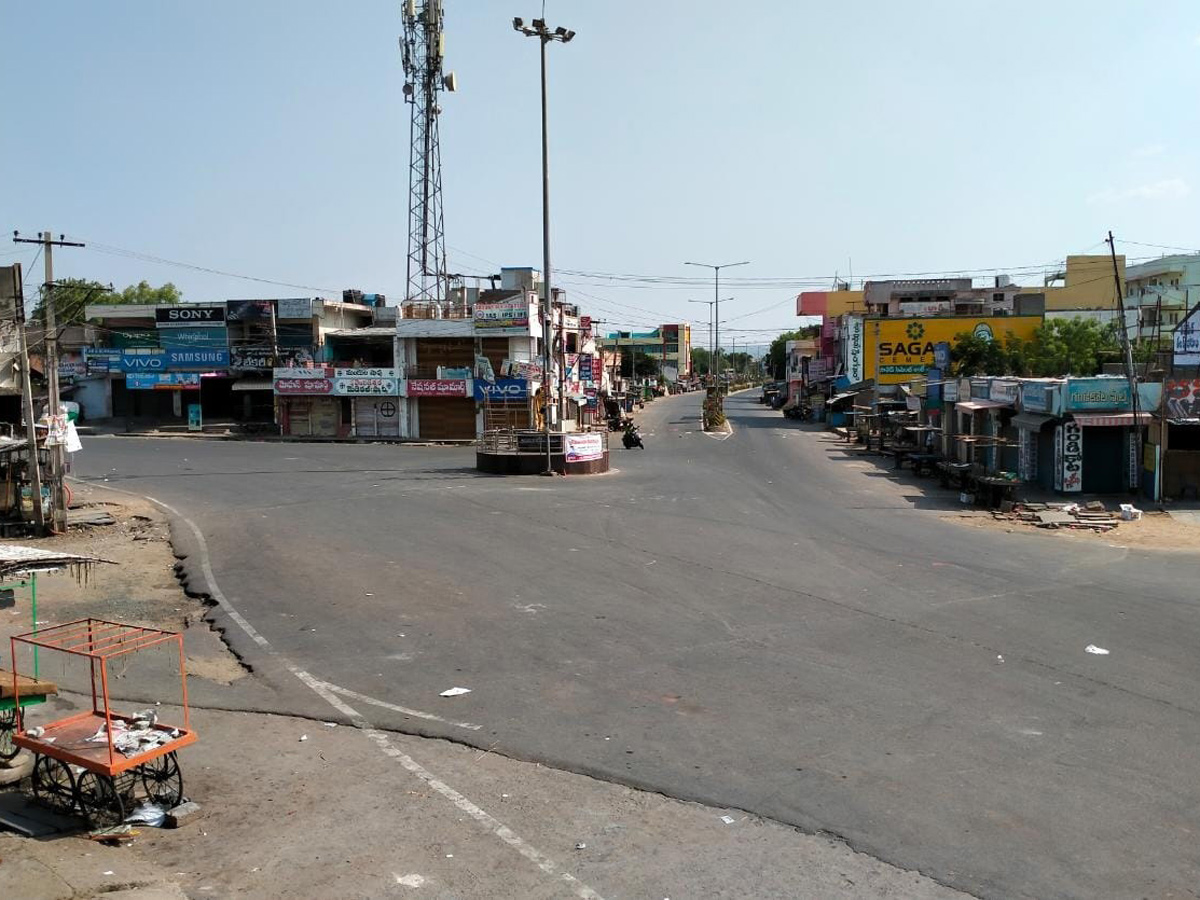 Partial curfew in Andhra Pradesh for 14 days starting from May 5 - Sakshi33