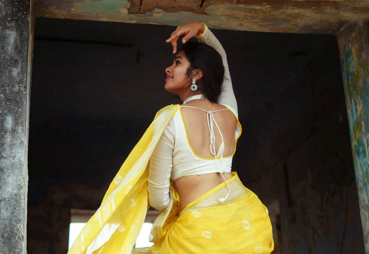 Divi Vadthya Photo Gallery - Sakshi6