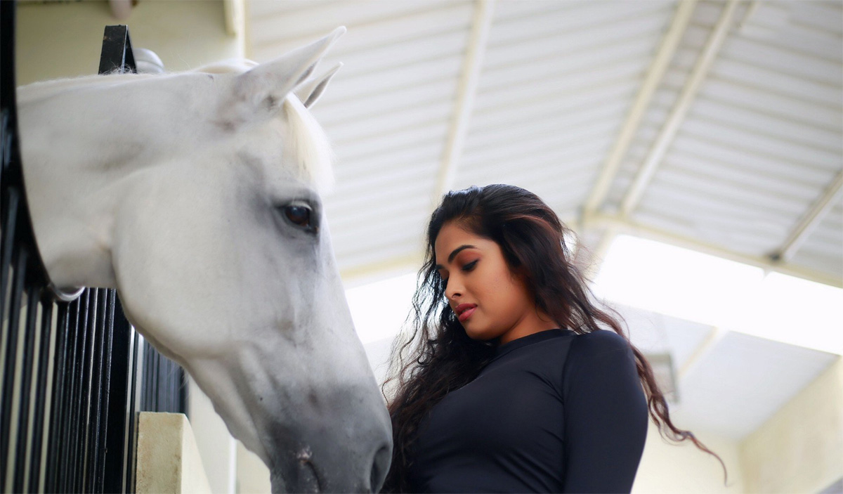 Divi Vadthya Photo Gallery - Sakshi8