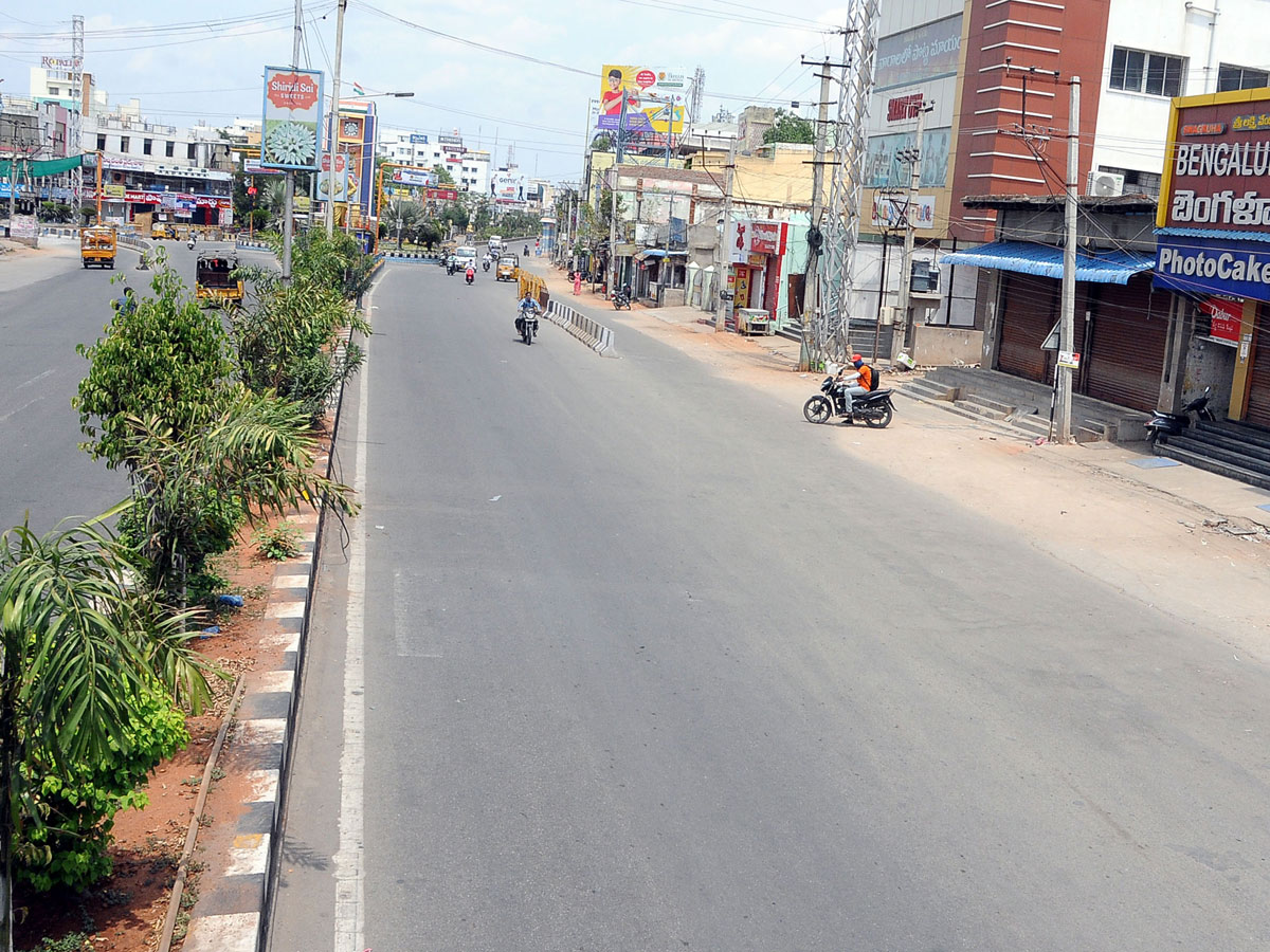 Partial curfew in Andhra Pradesh Day 3 Photo Gallery - Sakshi2