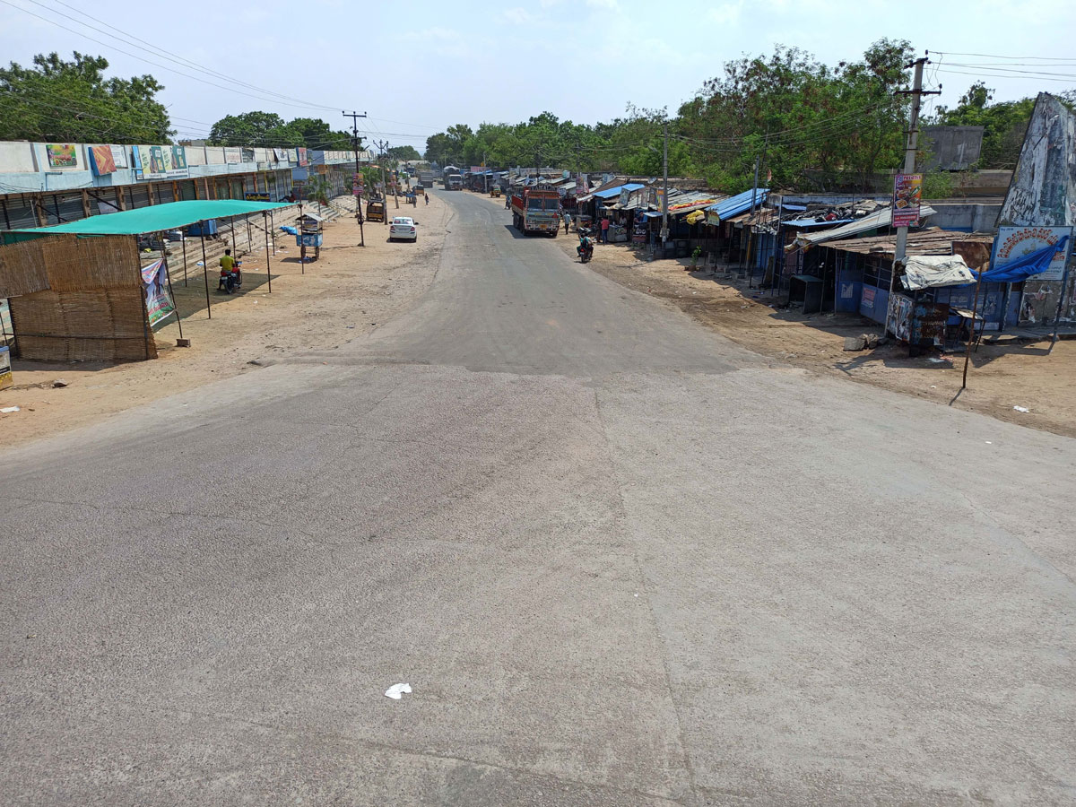 Partial curfew in Andhra Pradesh Day 3 Photo Gallery - Sakshi3