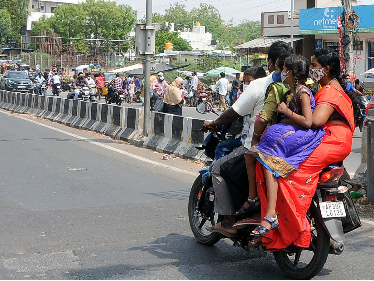 Partial curfew in Andhra Pradesh Day 3 Photo Gallery - Sakshi4