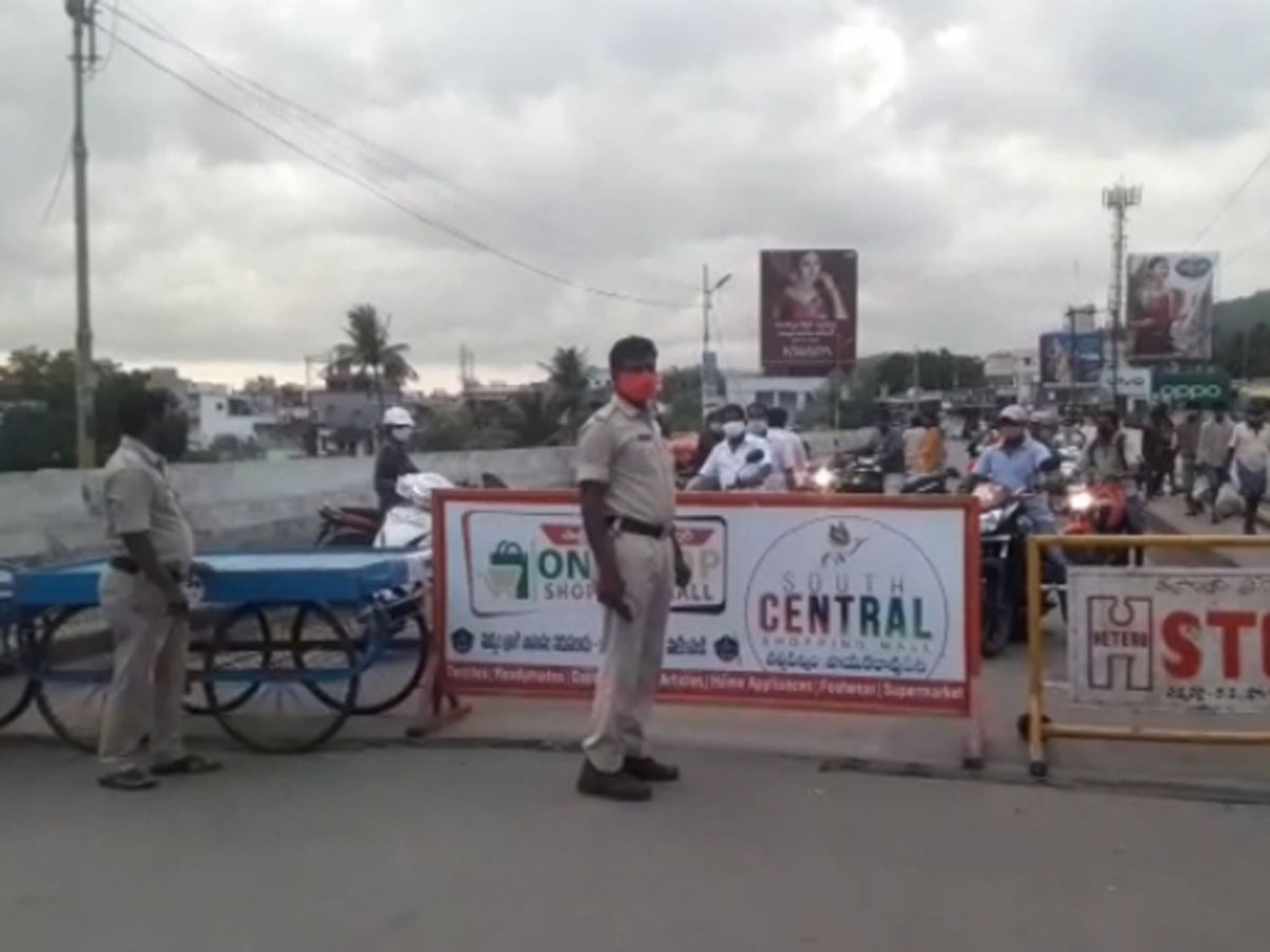 Partial curfew in Andhra Pradesh Day 3 Photo Gallery - Sakshi6