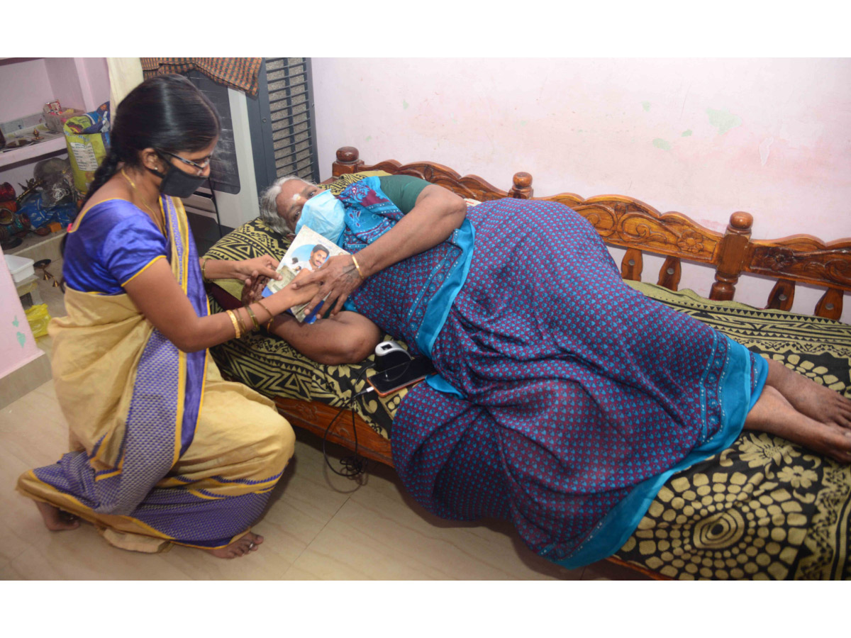  AP Volunteers Distributing Pensions To Pensioners Photo Gallery - Sakshi22