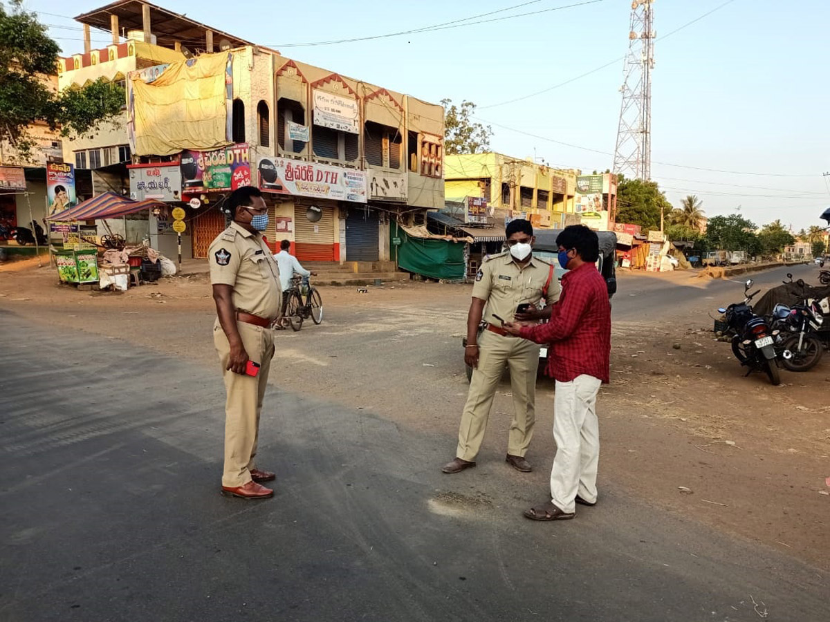 Andhra Pradesh Curfew Photos - Sakshi11