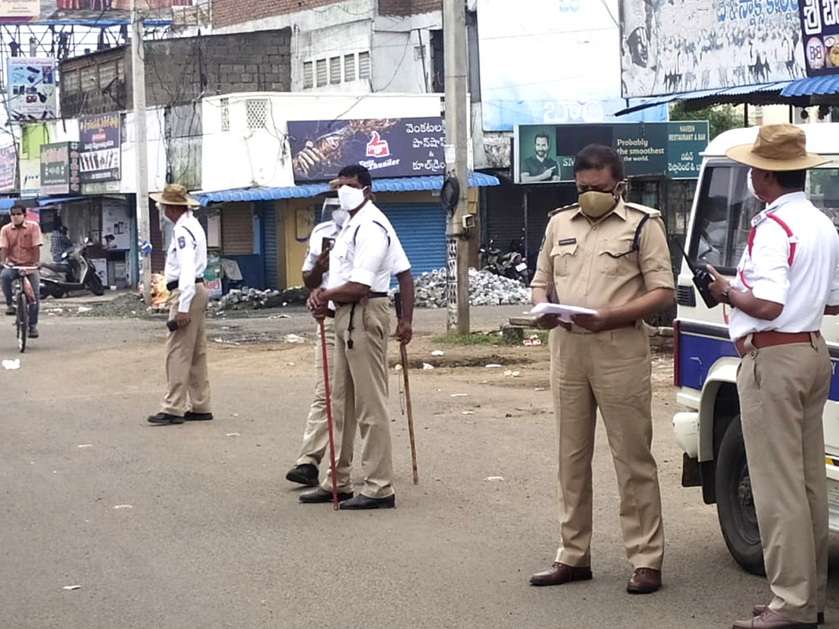 Andhra Pradesh Curfew Photos - Sakshi15