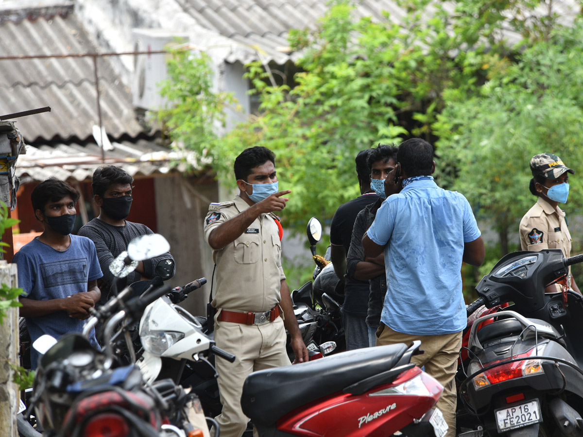 Andhra Pradesh Curfew Photos - Sakshi2