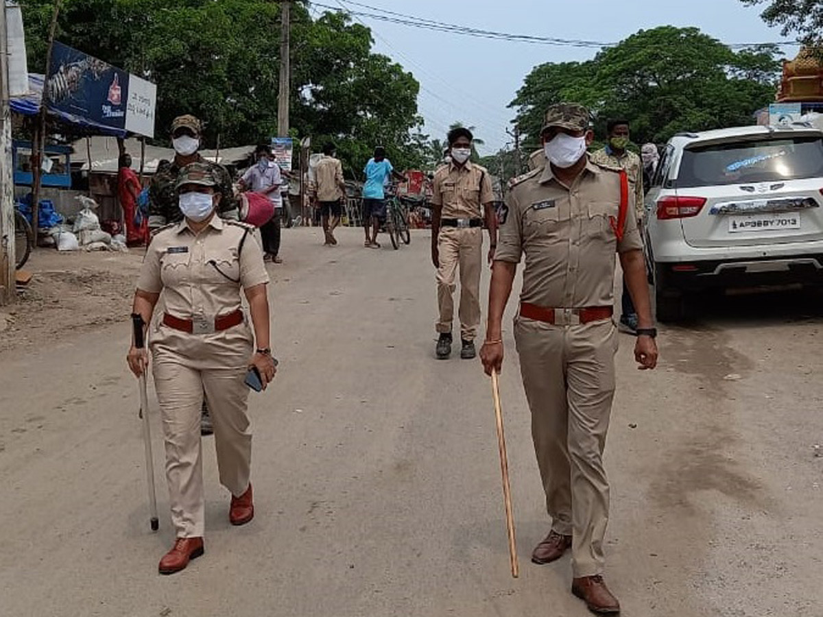 Andhra Pradesh Curfew Photos - Sakshi20