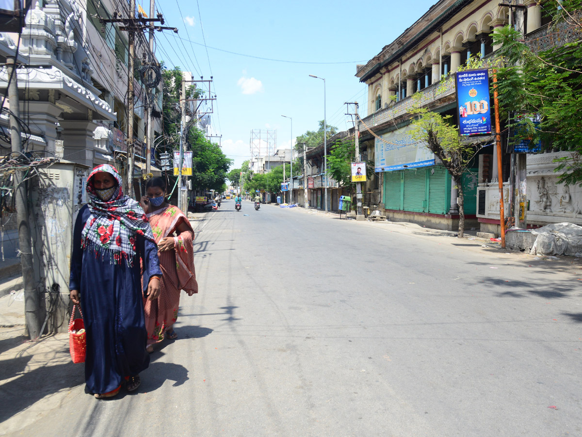 Andhra Pradesh Curfew Photos - Sakshi22