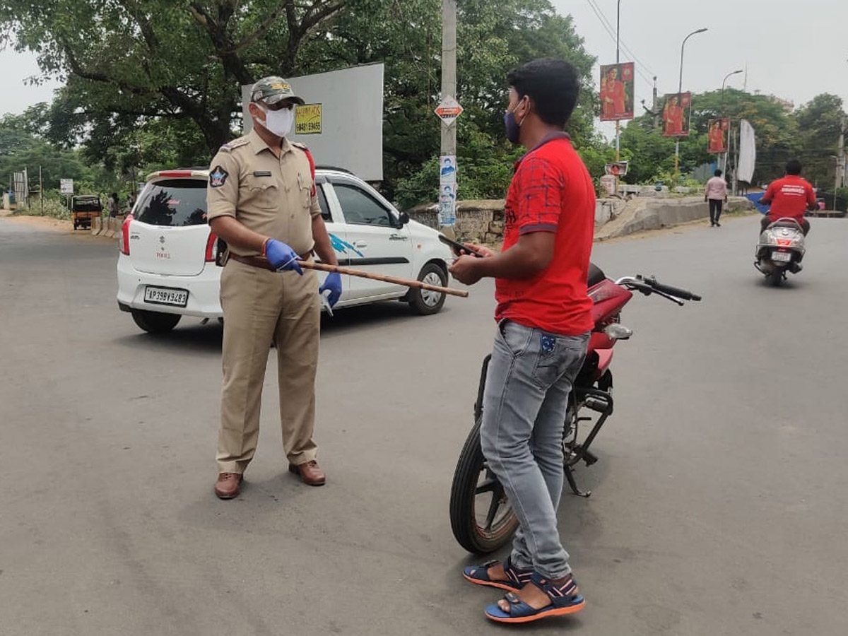Andhra Pradesh Curfew Photos - Sakshi23
