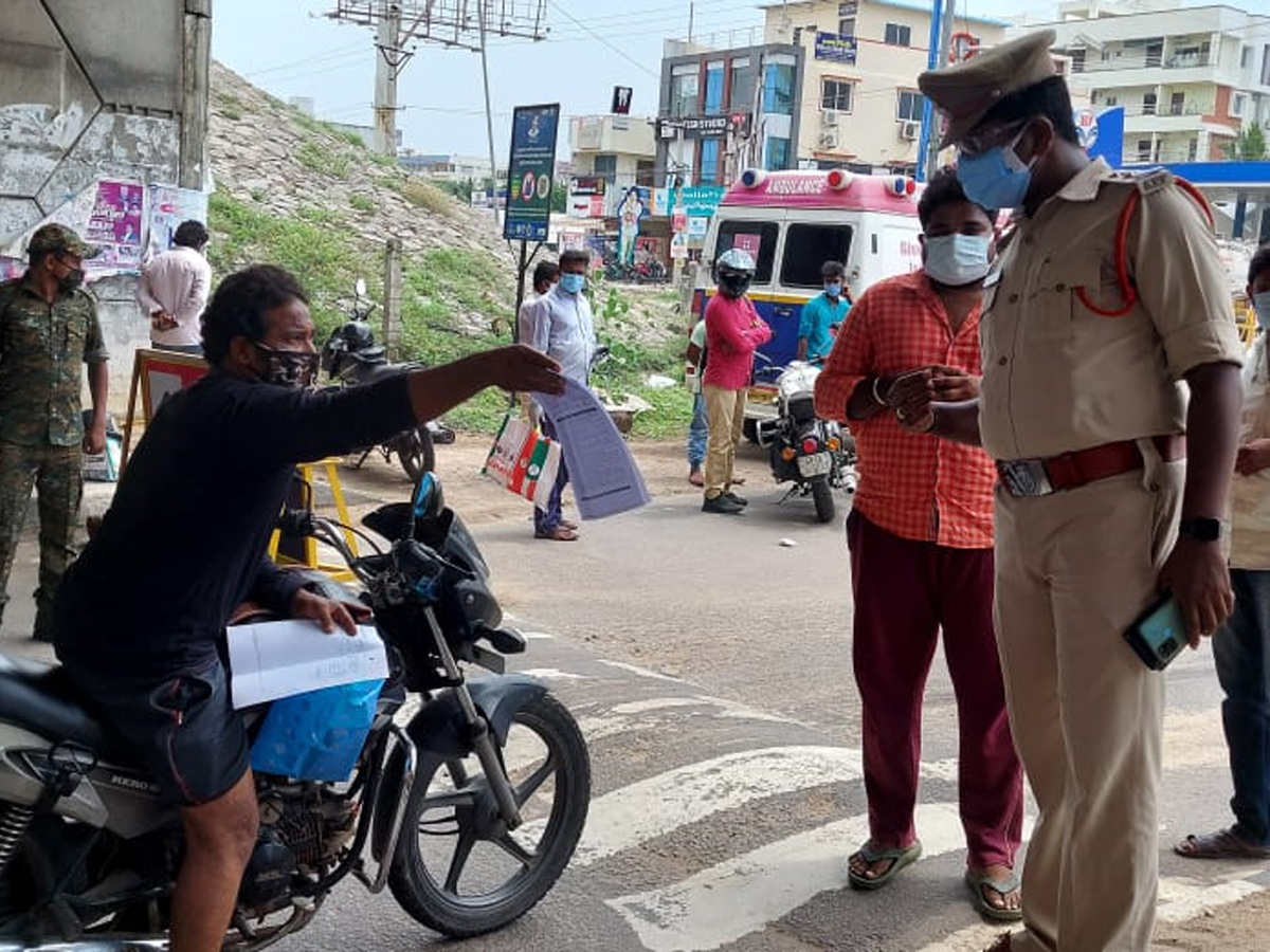 Andhra Pradesh Curfew Photos - Sakshi4