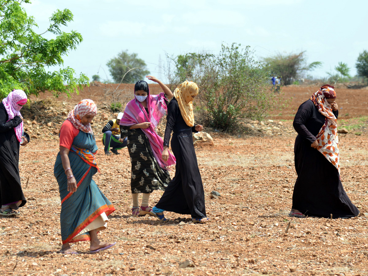 Diamonds Found In Jonnagiri Kurnool District - Sakshi12