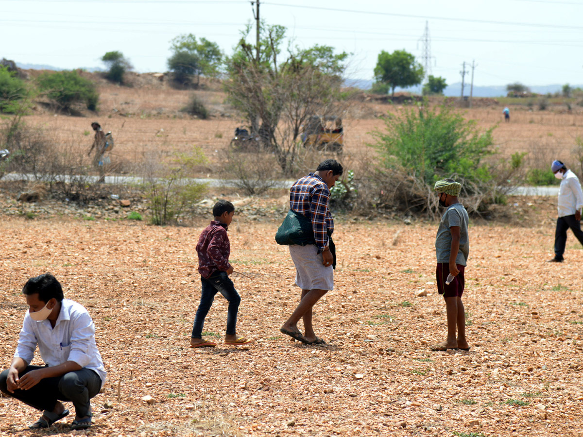 Diamonds Found In Jonnagiri Kurnool District - Sakshi16