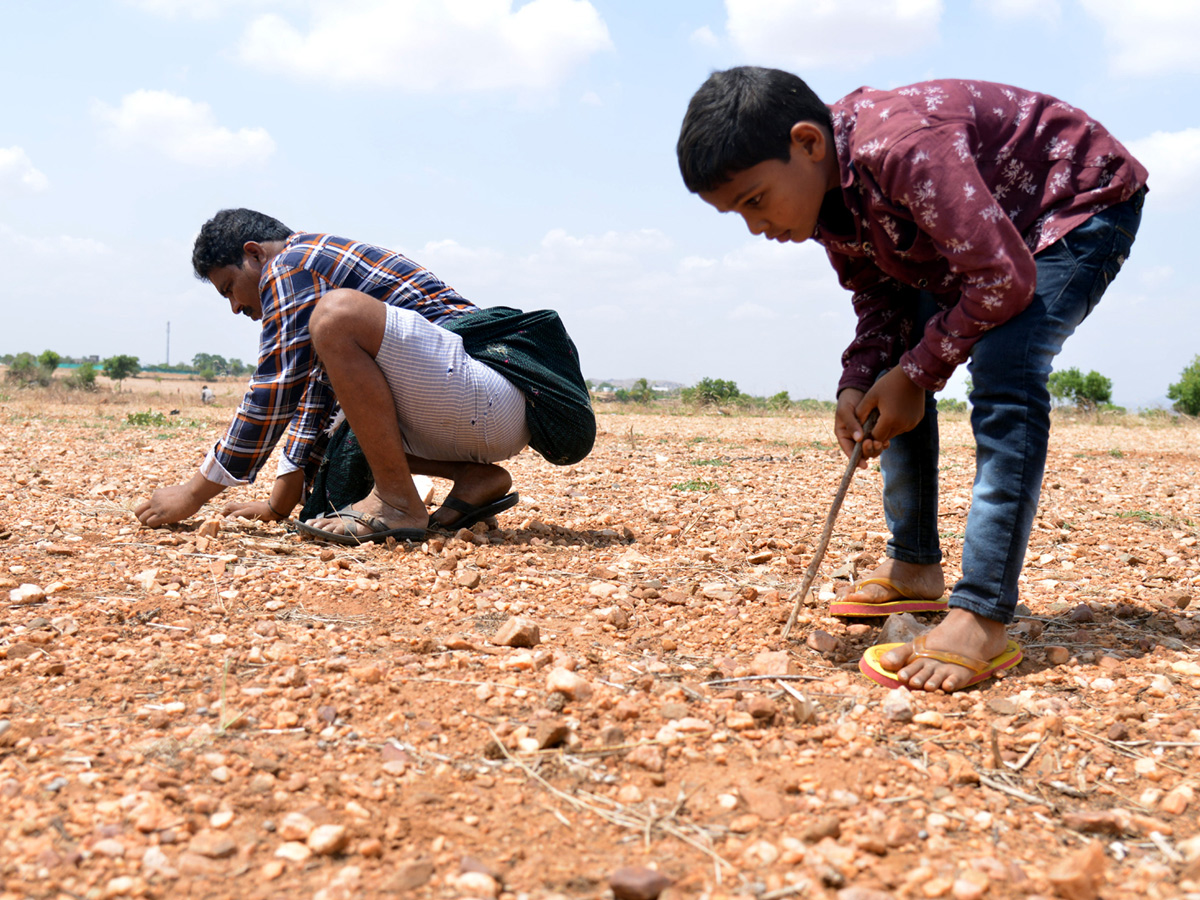 Diamonds Found In Jonnagiri Kurnool District - Sakshi9