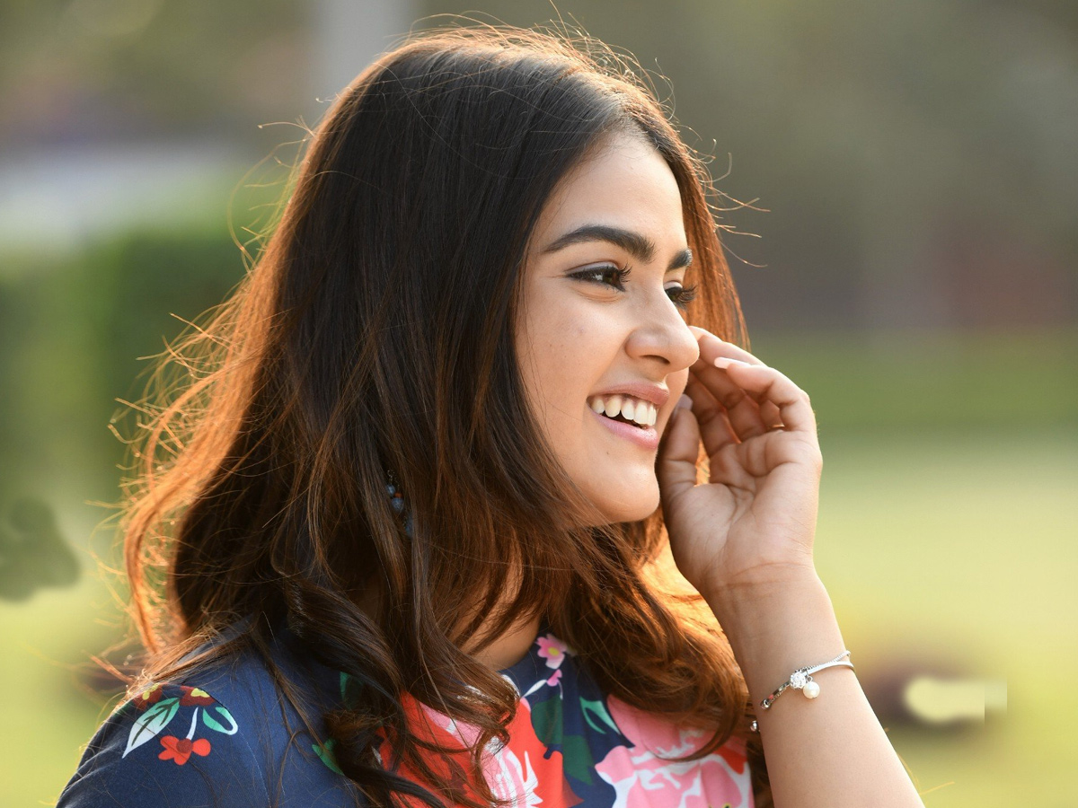 Ek Mini Katha Heroine Kavya Thapar Photos - Sakshi7
