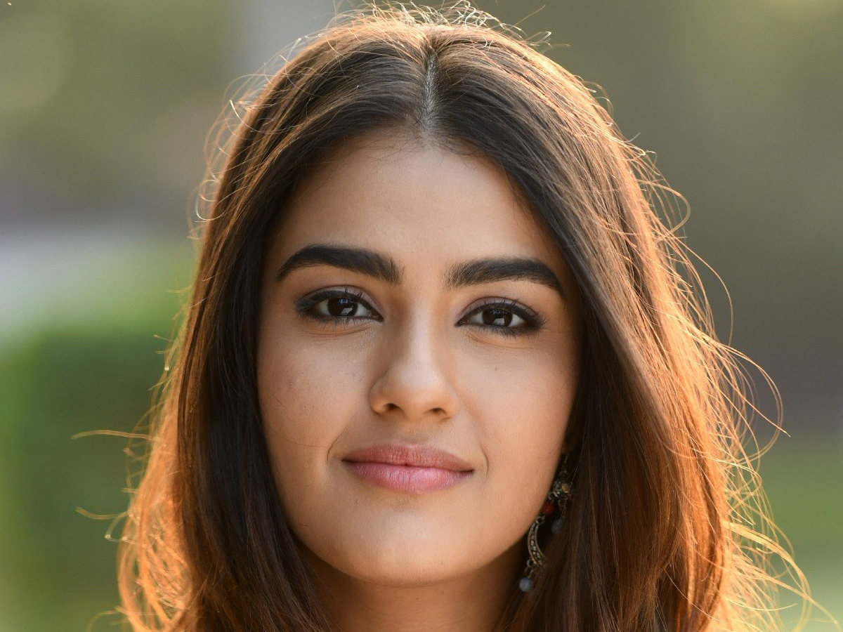 Ek Mini Katha Heroine Kavya Thapar Photos - Sakshi10