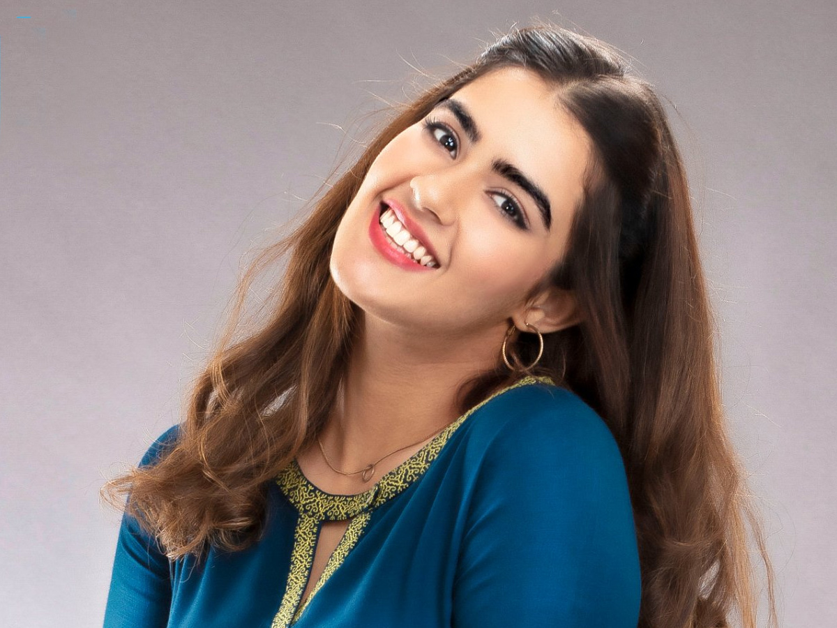 Ek Mini Katha Heroine Kavya Thapar Photos - Sakshi24