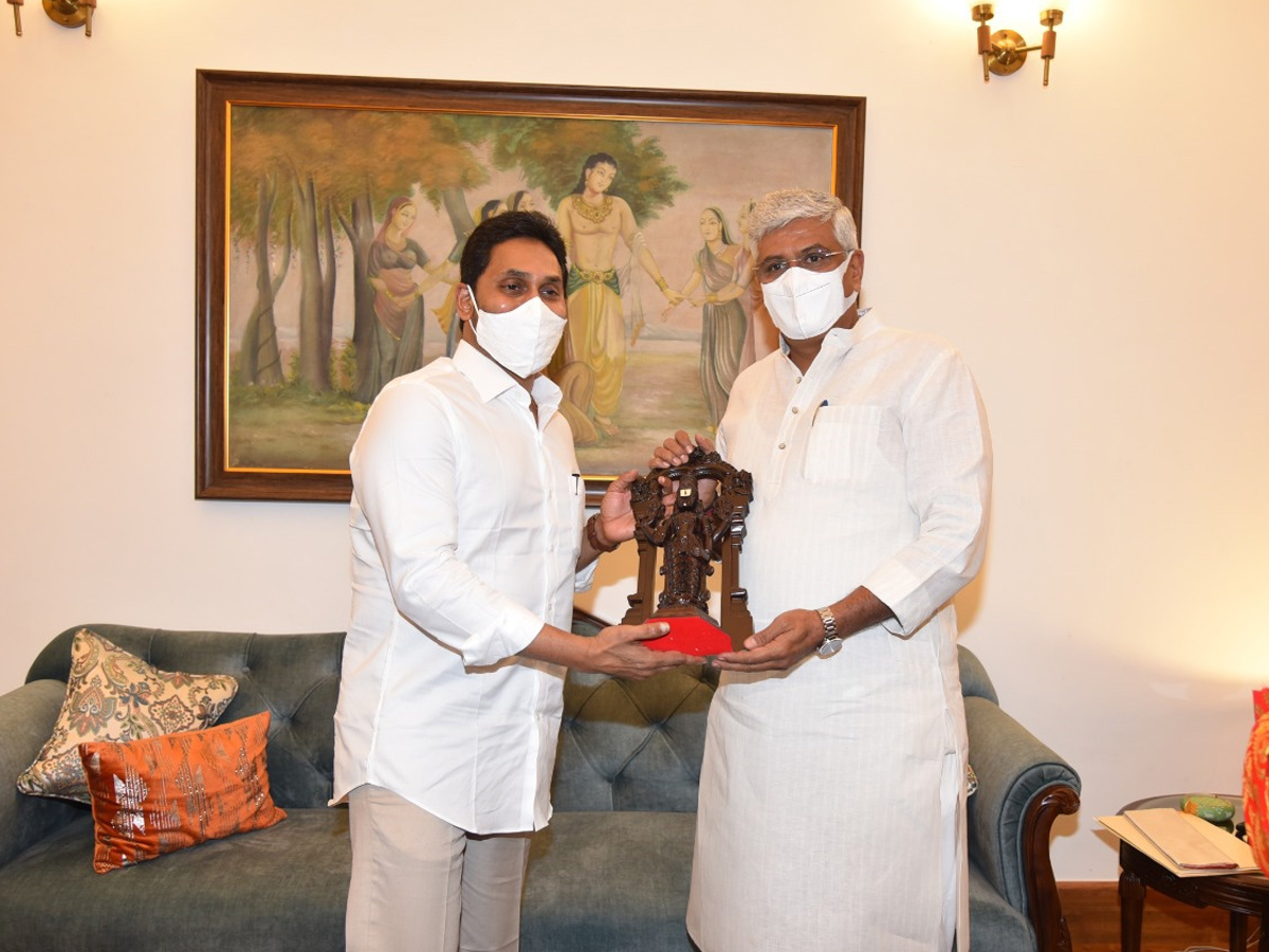 AP CM YS Jagan Mohan Reddy Delhi Tour - Sakshi13