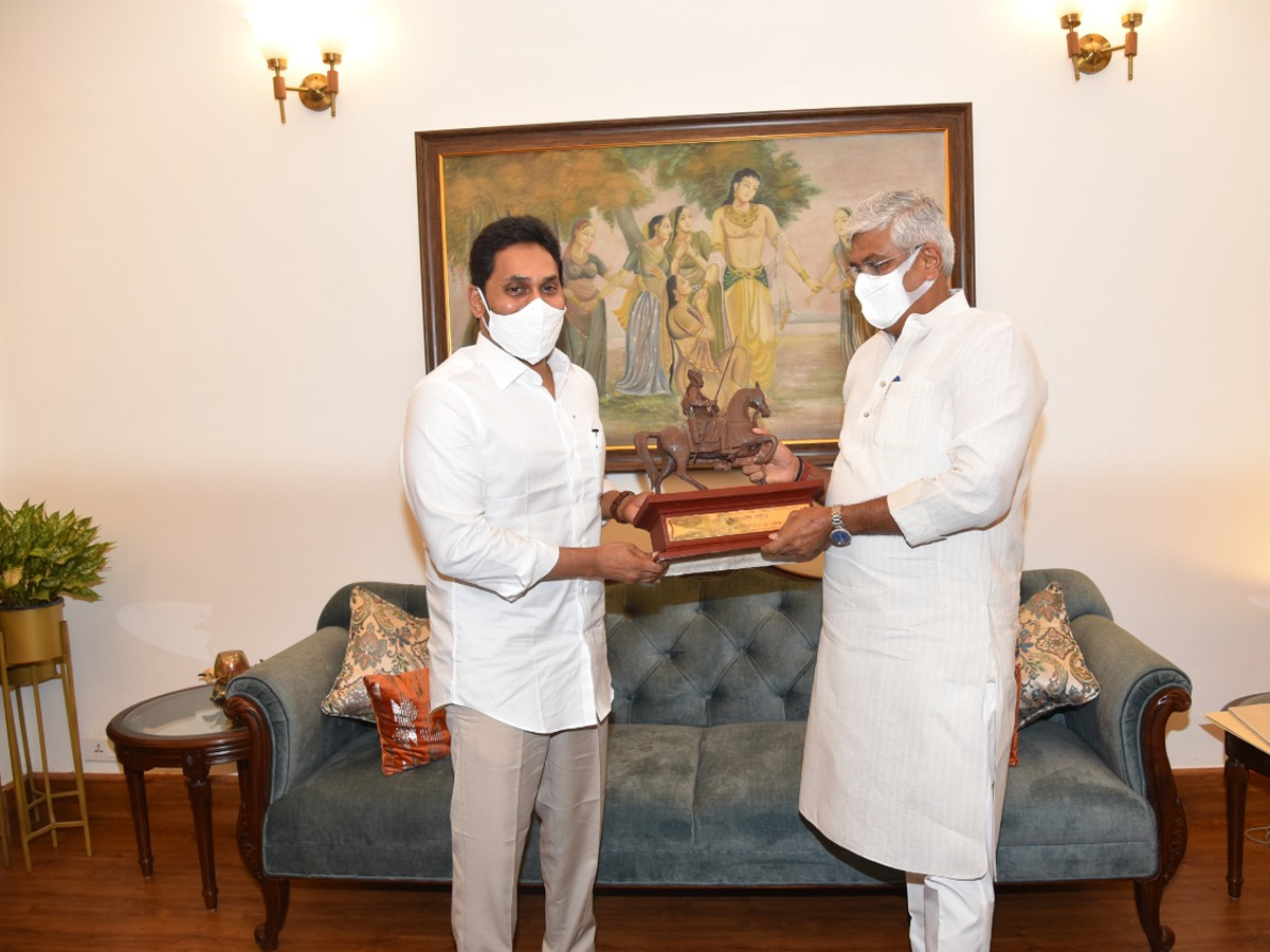 AP CM YS Jagan Mohan Reddy Delhi Tour - Sakshi15