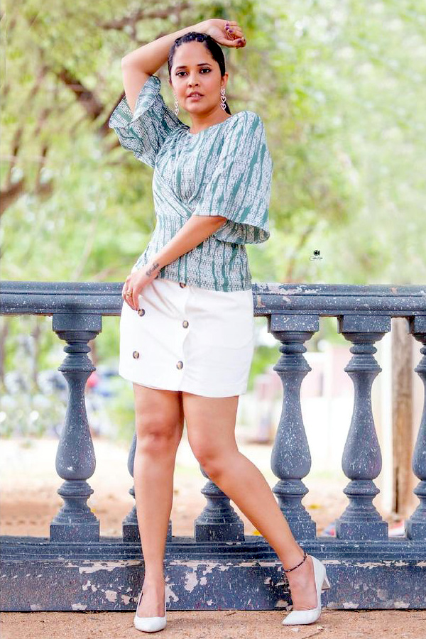 Anasuya Bharadwaj Latest Pictures Photo Gallery - Sakshi23