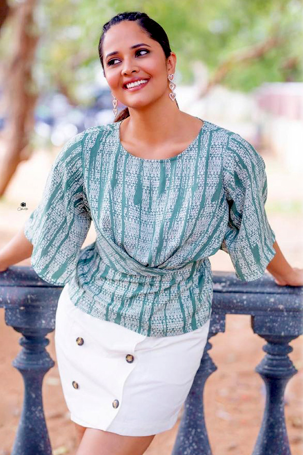 Anasuya Bharadwaj Latest Pictures Photo Gallery - Sakshi26