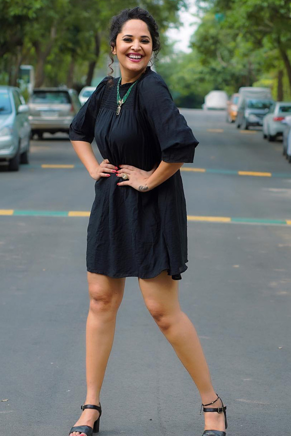 Anasuya Bharadwaj Latest Pictures Photo Gallery - Sakshi9