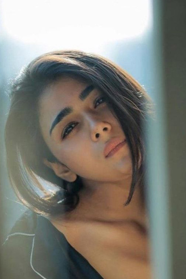 Shalini pandey latest Photo Gallery - Sakshi15