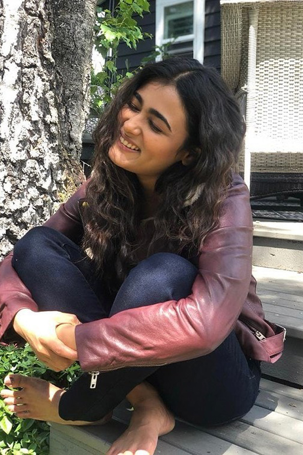 Shalini pandey latest Photo Gallery - Sakshi16