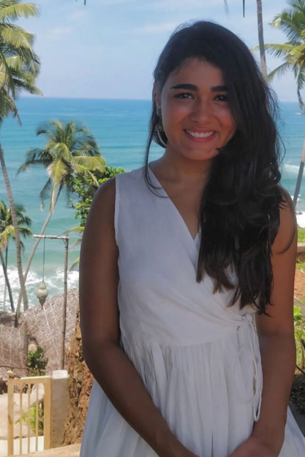 Shalini pandey latest Photo Gallery - Sakshi9