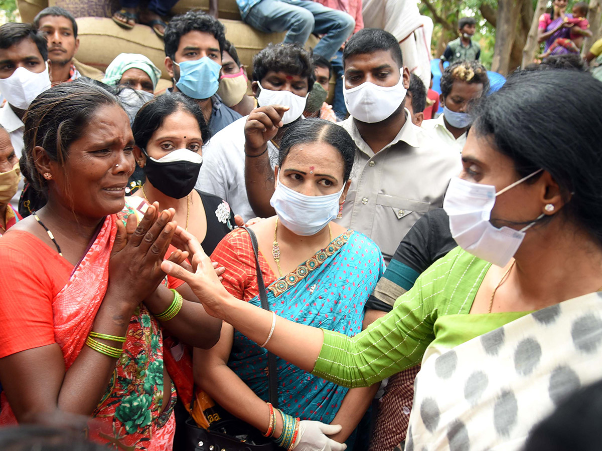 YS Sharmila To Visited Palepalli Village Vikarabad On Farmers Issues - Sakshi11