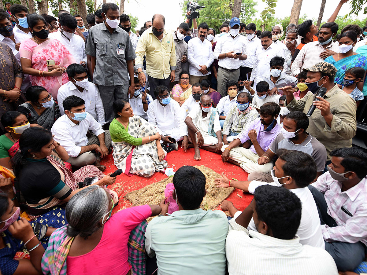 YS Sharmila To Visited Palepalli Village Vikarabad On Farmers Issues - Sakshi17