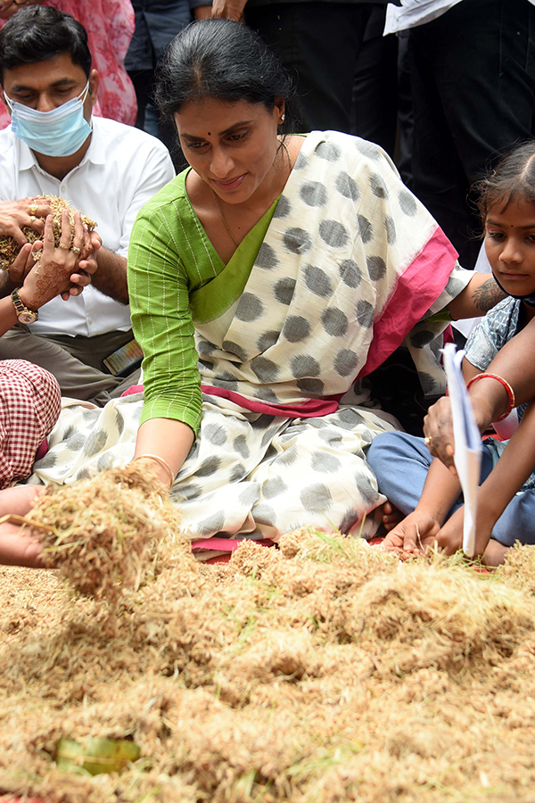 YS Sharmila To Visited Palepalli Village Vikarabad On Farmers Issues - Sakshi18