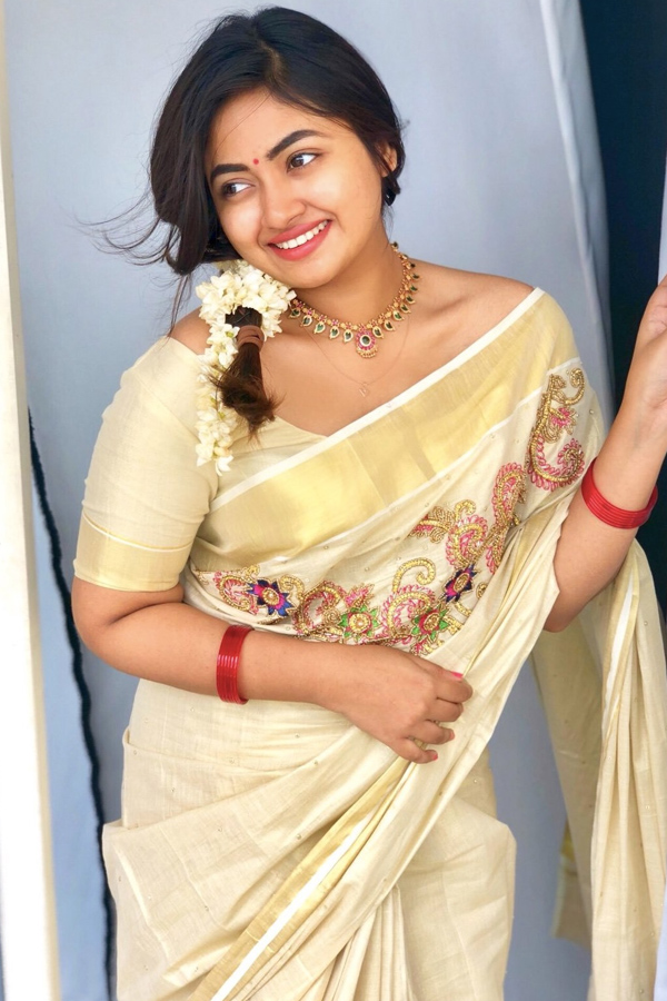 Mollywood Actress Shaalin Zoya Photos Gallery - Sakshi11