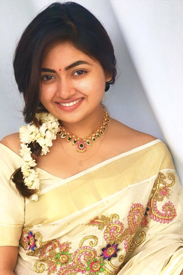 Mollywood Actress Shaalin Zoya Photos Gallery - Sakshi12